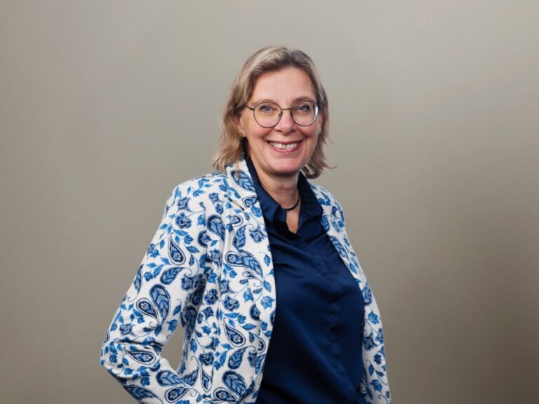 Martine Floor-Bron